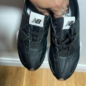 New Balance Black leather women’s 7.5